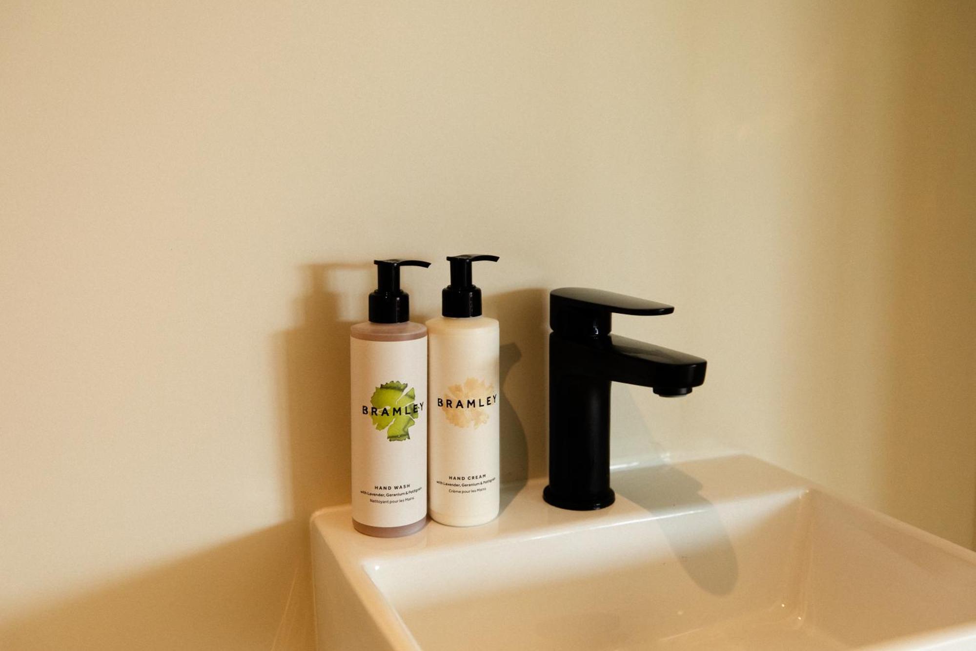 Star & Garter Apartment Falmouth Bagian luar foto